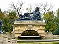 Statua nel Nettuno nel laghetto