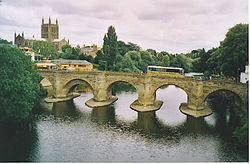 Herefordkatedralen og Wye Bridge