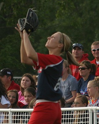 <span class="mw-page-title-main">Laura Berg</span> American softball coach and former player