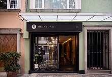 The facade of the restaurant Quintonil