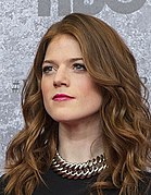 Rose Leslie interprète Maia Rindell.