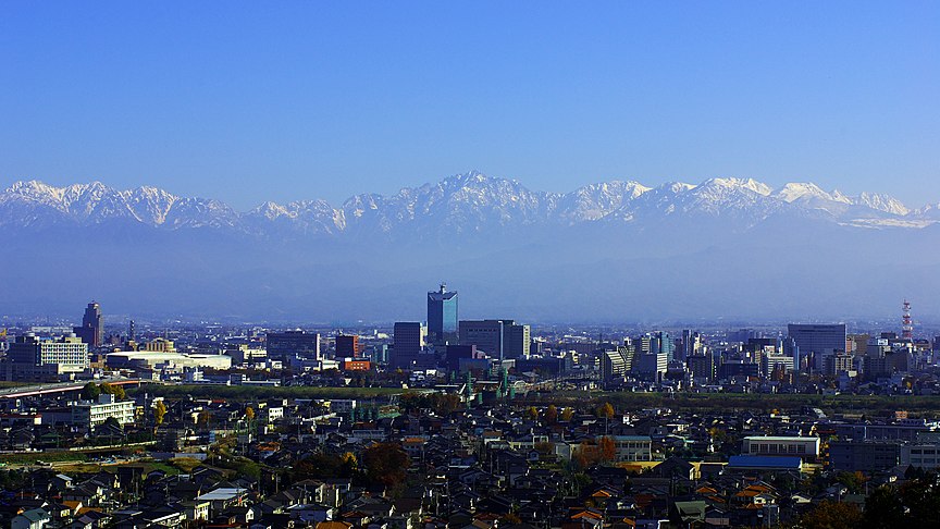 吳羽丘陵眺望立山連峰與富山市區。