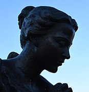 (1)Jacqueline du Pre statue-1.jpg