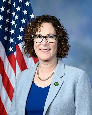 <span class="mw-page-title-main">Val Hoyle</span> American politician (born 1964)