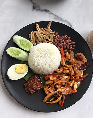 <span class="mw-page-title-main">Nasi lemak</span> Traditional Malay breakfast item