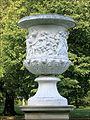 Ziervase im Schlosspark von Friedrich Drake