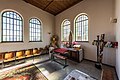 English: Porch with statue of Our Lady of the Rosary Deutsch: Vorhalle mit Rosenkranzmadonna