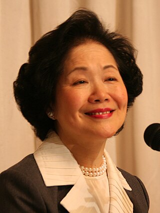 <span class="mw-page-title-main">Anson Chan</span> Former Hong Kong senior civil servant and politician