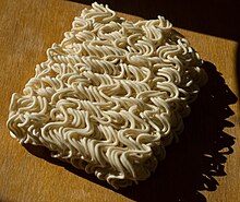 Instant noodles before boiling Instantnoodles.jpg