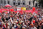 Arbetarnas internationella dag firas i stort sett i hela världen: Bild från manifestation i Österrike 2013.