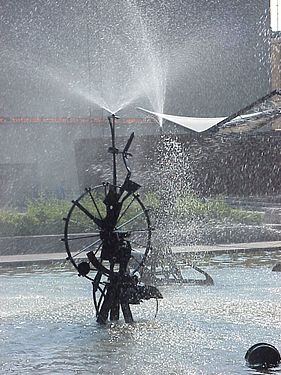 Tinguely-Brunnen in Basel (Fasnachts-Brunnen) (↑photo↑) artist Jean Tinguely Video: → page 'Fountain'