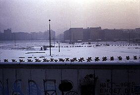 Blick über die Berliner Mauer am Potsdamer Platz, 1979