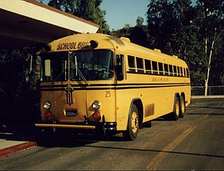 <span class="mw-page-title-main">Crown Coach Corporation</span> American bus manufacturer (1904-1991)