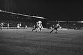 Match contre l'Ajax au stade de Meer le 18 octobre 1978. Claude Ryf (n° 2) défend son camp. Défaite 1-0[62].