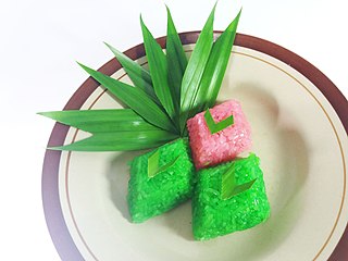 <span class="mw-page-title-main">Wajik</span> Southeast Asian glutinous sweet