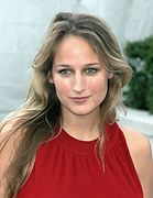 Leelee Sobieski.