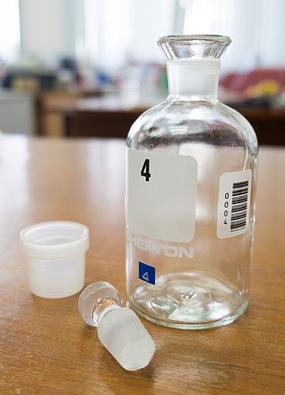 <span class="mw-page-title-main">BOD bottle</span> Scientific device