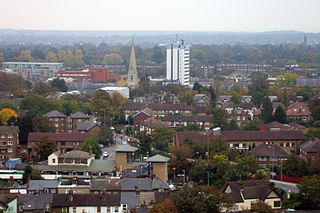 <span class="mw-page-title-main">Brentford</span> Suburb of West London