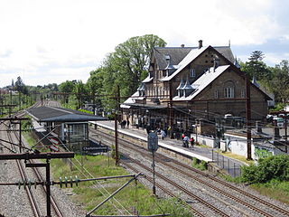 <span class="mw-page-title-main">Charlottenlund railway station</span> Commuter railway station in Greater Copenhagen, Denmark