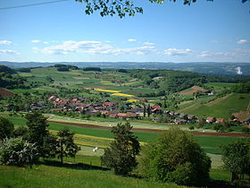 Blick uf Mandach, ganz im Hintergrund isch dr Schwarzwald z säh