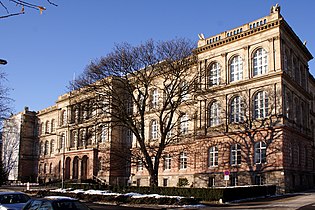 Hauptgebäude