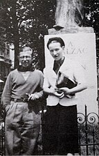 Jean-Paul Sartre and Simone de Beauvoir at the Balzac monument