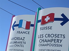 Frontière au cœur du domaine skiable entre Morzine (74) et Champéry (VS).