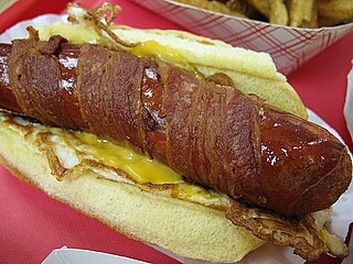 <span class="mw-page-title-main">Danger dog</span> Hot dog wrapped in bacon and deep fried