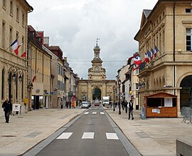 Triumphal arch of the Porte Saint-Pierre (St. Peter's Gate)