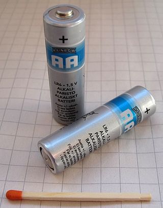 <span class="mw-page-title-main">AA battery</span> Standard size of dry cell battery