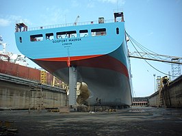 De Gosport Maersk in dok