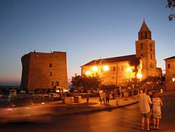 Torre Normanna e Chiesa della Santissima Annunziata.