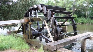 <span class="mw-page-title-main">Water wheel</span> Machine for converting the energy of flowing or falling water into useful forms of power