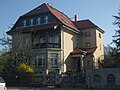 Villa Zeysing: Villa mit Garten und Einfriedung