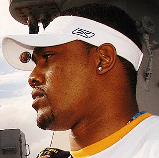 <span class="mw-page-title-main">Marcus Washington</span> American football player (born 1977)