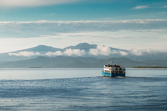 A roll-on-roll-off vessel on her morning trip to Basilan Island where the Basilan Natural Biotic Area can be found. Photograph: Aldous Mariano Cariño (CC BY-SA 4.0)