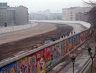 <span class="mw-page-title-main">Berlin Wall</span> Barrier that once enclosed West Berlin