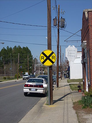 <span class="mw-page-title-main">Clarkton, North Carolina</span> Town in North Carolina, United States