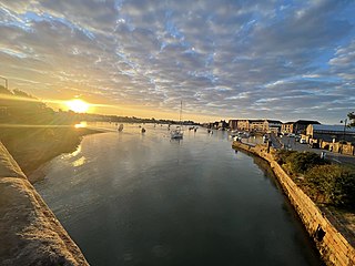 <span class="mw-page-title-main">Dungarvan</span> Town in County Waterford, Ireland