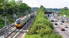 West Coast Main Line en snelweg M1