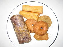 Paung din and Burmese fritters are common breakfast foods in Myanmar (Burma). Paung din meal.jpg