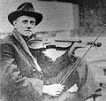 Fiddlin' John Carson geboren op 23 maart 1868