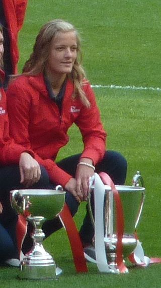 <span class="mw-page-title-main">Katie Chapman</span> English footballer (born 1982)