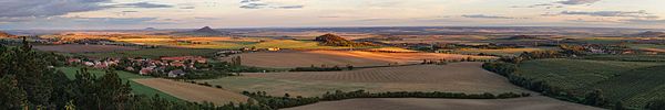 Panorama z vrcholu Kuzova od jihovýchodu k jihozápadu