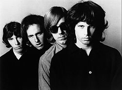 Foto promosi dari Doors pada tahun 1966 (kiri ke kanan: Densmore, Krieger, Manzarek dan Morrison)