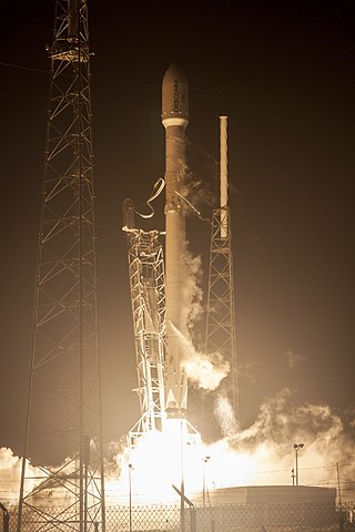 <span class="mw-page-title-main">Falcon 9 Full Thrust</span> Third version of the SpaceX medium-lift launch vehicle