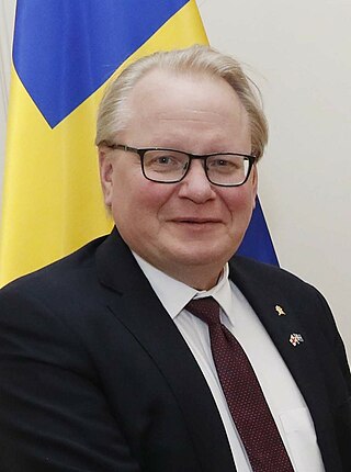 <span class="mw-page-title-main">Peter Hultqvist</span> Swedish politician