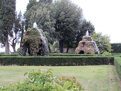 The Mette fountains in the lower garden