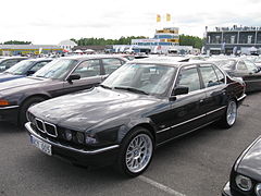 BMW 740i E32 (8845323100).jpg