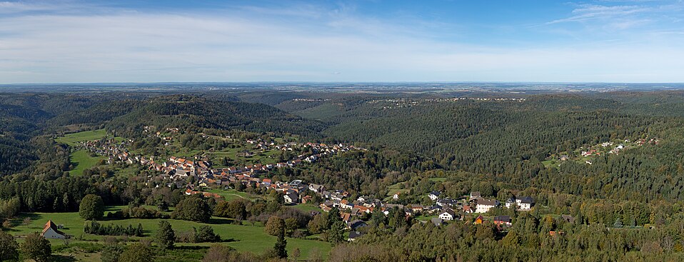 Blick vom Rocher de Dabo nach Nordwesten über weite Teile Lothringens